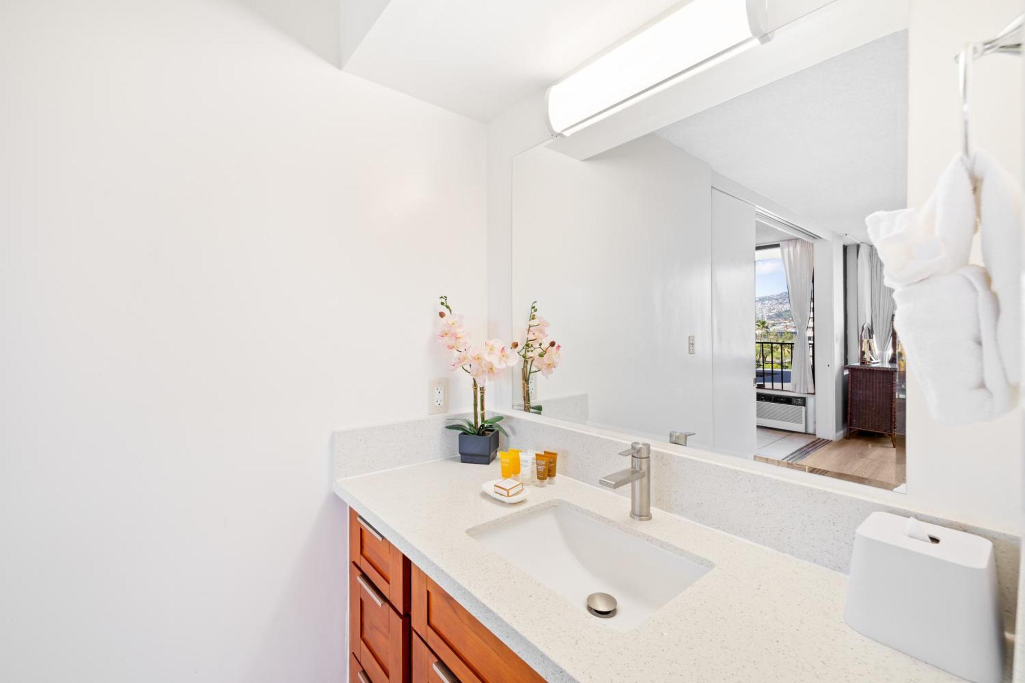 Cozy Waikiki Getaway, Stroll To Beach With Free Parking Honolulu Exterior foto